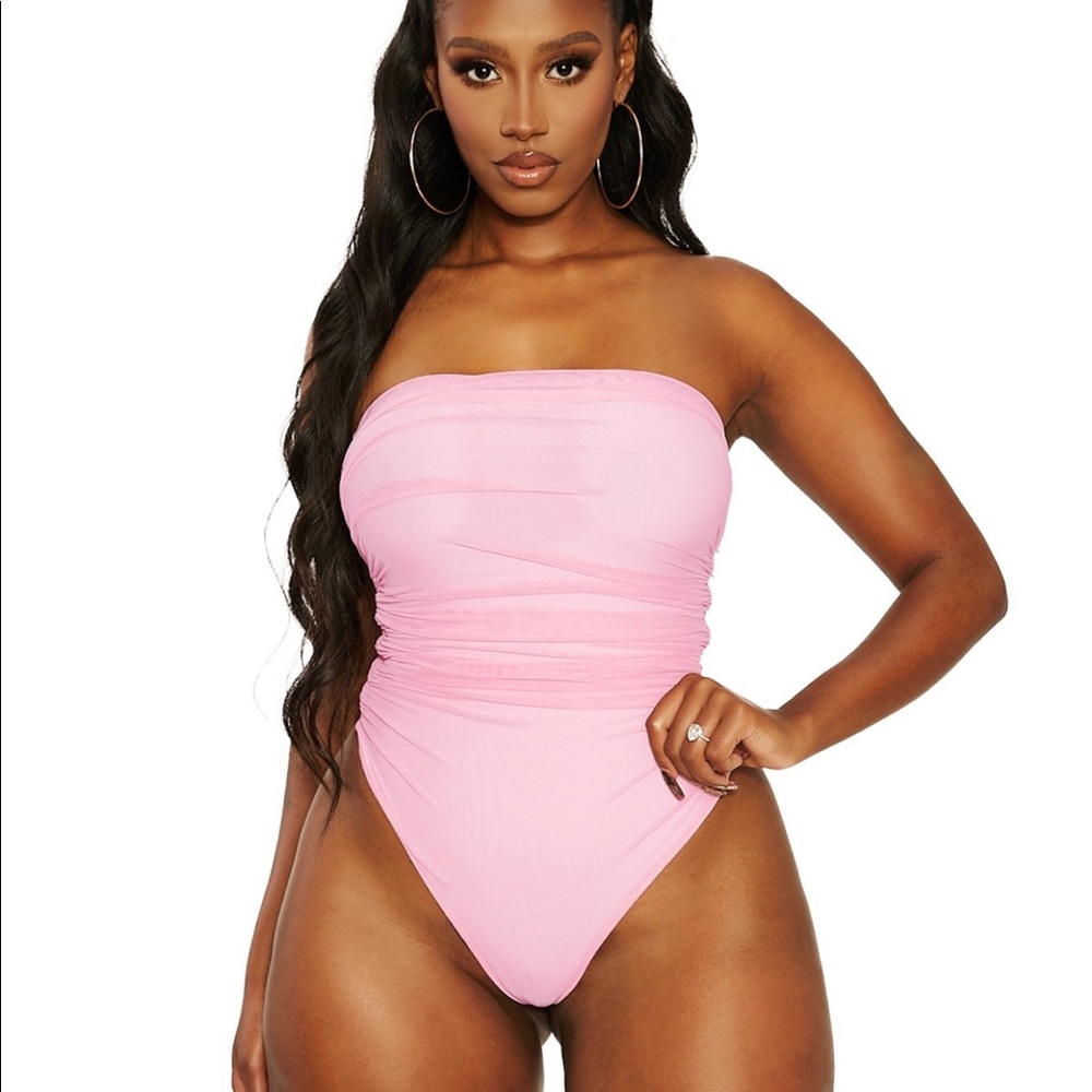 NWOT Naked wardrobe Mesh Ruched Bodysuit in pink